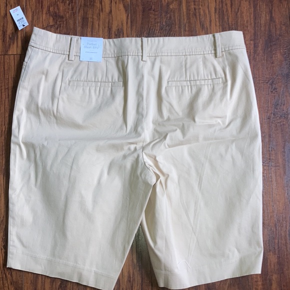 Talbots Perfect Short NWT - Picture 3 of 6